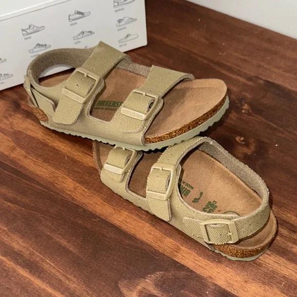 Birkenstock Kids Milano Kids Vegan Sandals Faded Khaki Buckle Straps Sz 1-1.5 - Picture 2 of 12